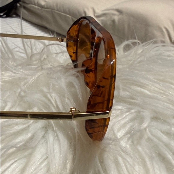 Tortoise Shell Sunglasses - Picture 6 of 6